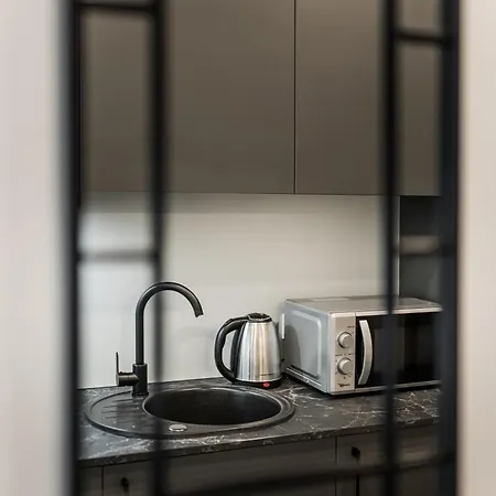 아파트 Riverra House