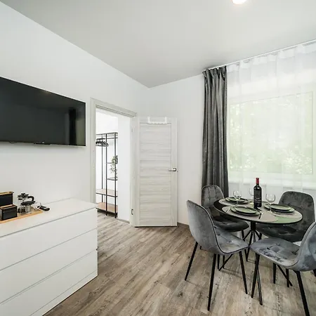 Riverra House * קובנה