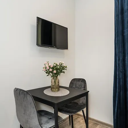 Riverra House Apartment *