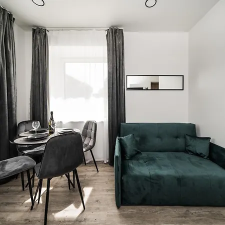 Riverra House * קובנה