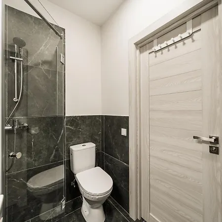 Riverra House * קובנה